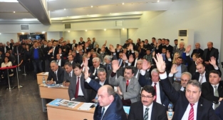 BÜYÜKŞEHİR MECLİSİ'NDE AK PARTİ ÇATLAĞI