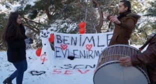 Manisa'nın zirvesinde evlenme teklifi