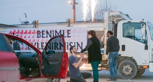 KAMYONLA EVLENME TEKLİFİ