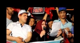 İSTİKLAL MARŞI'NI KAĞITTAN BAKARAK BİLE YANLIŞ OKUDU!