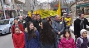 Manisa'da öğretmenler okula gitmedi, eylem yaptı