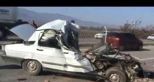 Manisa'da trafik kazası 3 ölü 2 yaralı