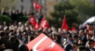 DAĞLICA ŞEHİTLERİ İÇİN AĞLATAN TÜRKÜ