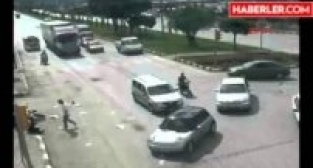 MANİSA'DAKİ TRAFİK KAZALARI MOBESE KAMERALARINA TAKILDI