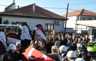 Kazada şehit olan Polis Memuru Ali Barut son yolculuğuna uğurlandı