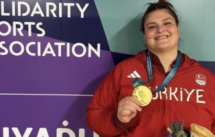 Rektör Kibar’dan judonun altın kızı Hilal Öztürk’e tebrik