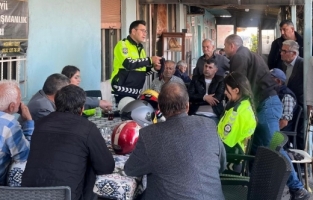 Salihli’de çiftçilere ve sürücülere yeni trafik kuralları anlatıldı