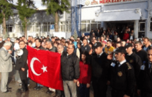 Mesaiye Şehitleri Anarak Başladılar