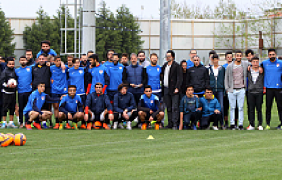 Taşkın'a Taraftardan Moral