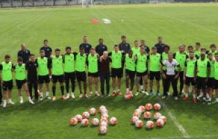 AKHİSAR 46 YAŞINDA