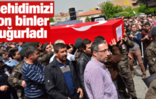 MANİSA ŞEHİDİNİ ON BİNLERLE UĞURLADI