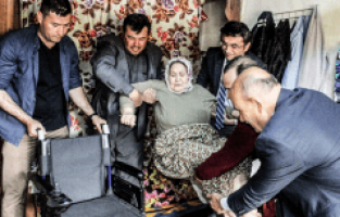 ELİF NİNENİN YÜZÜ BÜYÜKŞEHİR İLE GÜLDÜ