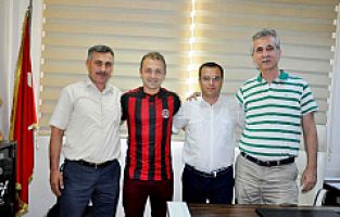 Turgutluspor'da çifte imza