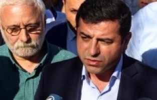 SELAHATTİN DEMİRTAŞ ADLİYEYE ÇAĞIRILDI!