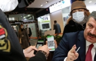 Açık havada maske ve HES kodu zorunluluğu kaldırıldı