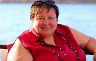 Akrep Nalan evinde ölü bulundu