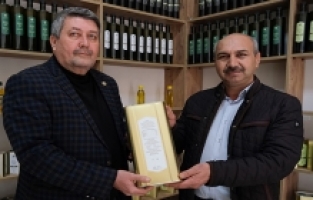 Başkan Okur, 'Paniğe gerek yok, elimizde yeterince zeytin yağımız var'