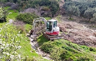 Dereler taşkın riskine karşı temizleniyor