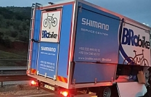 Kamyonet aynı yönde seyreden tıra arkadan çarptı: 1 ölü