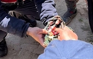 Küle dönen evde bulunan ziynet eşyaları sahibine teslim edildi