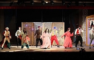 Manisa’da ‘İki Gözümün İstanbul’u’ ortaoyunu izleyiciden tam not aldı