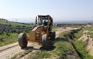 Turgutlu Belediyesi arazi yollarını konfora kavuşturdu