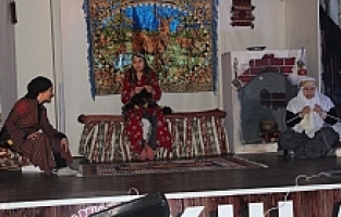 'Gördes'in Yiğit Kızı Asker Makbule' Tiyatro Gösterisi Kula'da Sahne Aldı