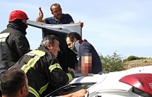 Kontrolden Çıkan Otomobil Yan Döndü