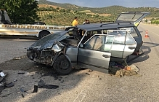 Manisa'da Tır ile Otomobil Çarpıştı: 2 Yaralı