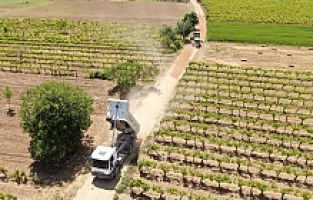 Yunusemre Belediyesi Ova Yollarını Düzenliyor