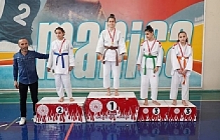 Yunusemre yıldızlarından 13 madalya