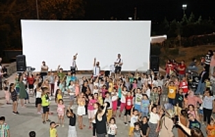 Amfi Tiyatro Çocuk Sesleriyle Şenlendi