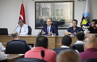 Başkan Çetin Akın: “Turgutluspor’u Siyasi Malzeme Yapmayalım”