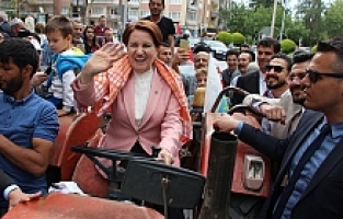 Meral Akşener Manisa’da Büyük İlgi Gördü
