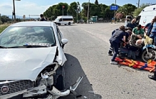 Otomobille motosiklet çarpıştı: 1 yaralı