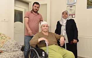 Yunusemre Belediyesi yaşlı kadının talebine kayıtsız kalmadı