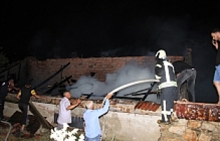 Ahır Yangını Korkuttu