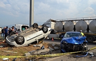 Feci Kaza: 3 Ölü 2 Yaralı