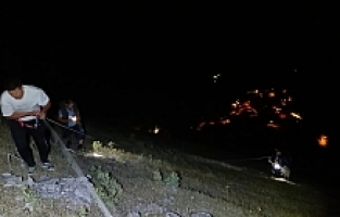 Kaleye çıkmak isterken dağda mahsur kaldı