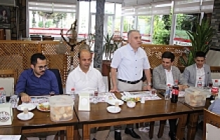 Kula'da Tayini Çıkan Hakim ve Savcılar için Veda Yemeği