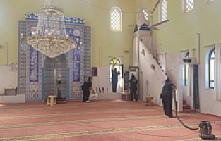 Salihli Belediyesi Camilerde Bayram Temizliği Yaptı