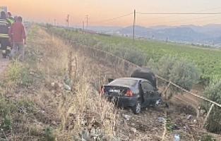 Şarampole Düşen Araçtaki İki Kişi Yaralandı