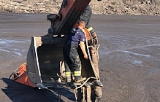 Şlam havuzu çöktü, bir işçi kurtarıldı bir işçiye ulaşılamıyor