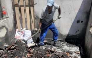 Turgutlu Belediyesi Evi Yanan Aileye Yardım Elini Uzattı