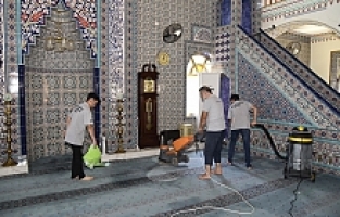 Yunusemre’de İbadethaneler Bayrama Hazırlanıyor