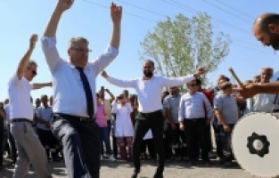 Yüzde 78 Zam Aldılar Başkanı Davul Zurnayla Karşıladılar