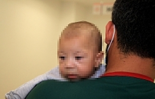 Babasının kaçırıp hastaneye bıraktığı Arel bebek annesine teslim edildi