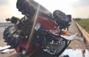 Robs Demiri Traktör Sürücüsünün Hayatını Kurtardı