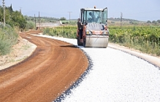 Salihli’de Yollar Daha Güvenli Hale Geliyor