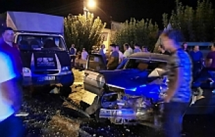 3 Araç Birbirine Girdi: 1’i Çocuk 4 Yaralı